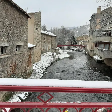 La Maison De Mika Hébergement de vacances Saint-Floret